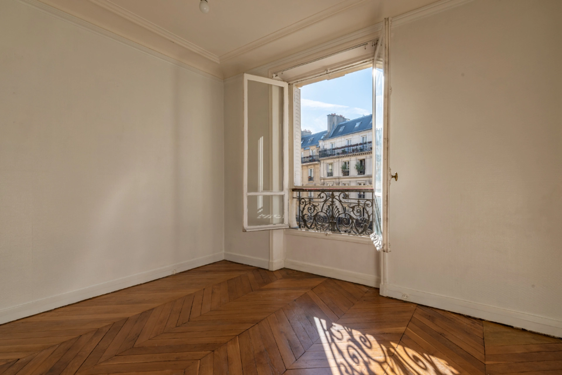 PARIS 8 - RUE DE MOSCOU 5