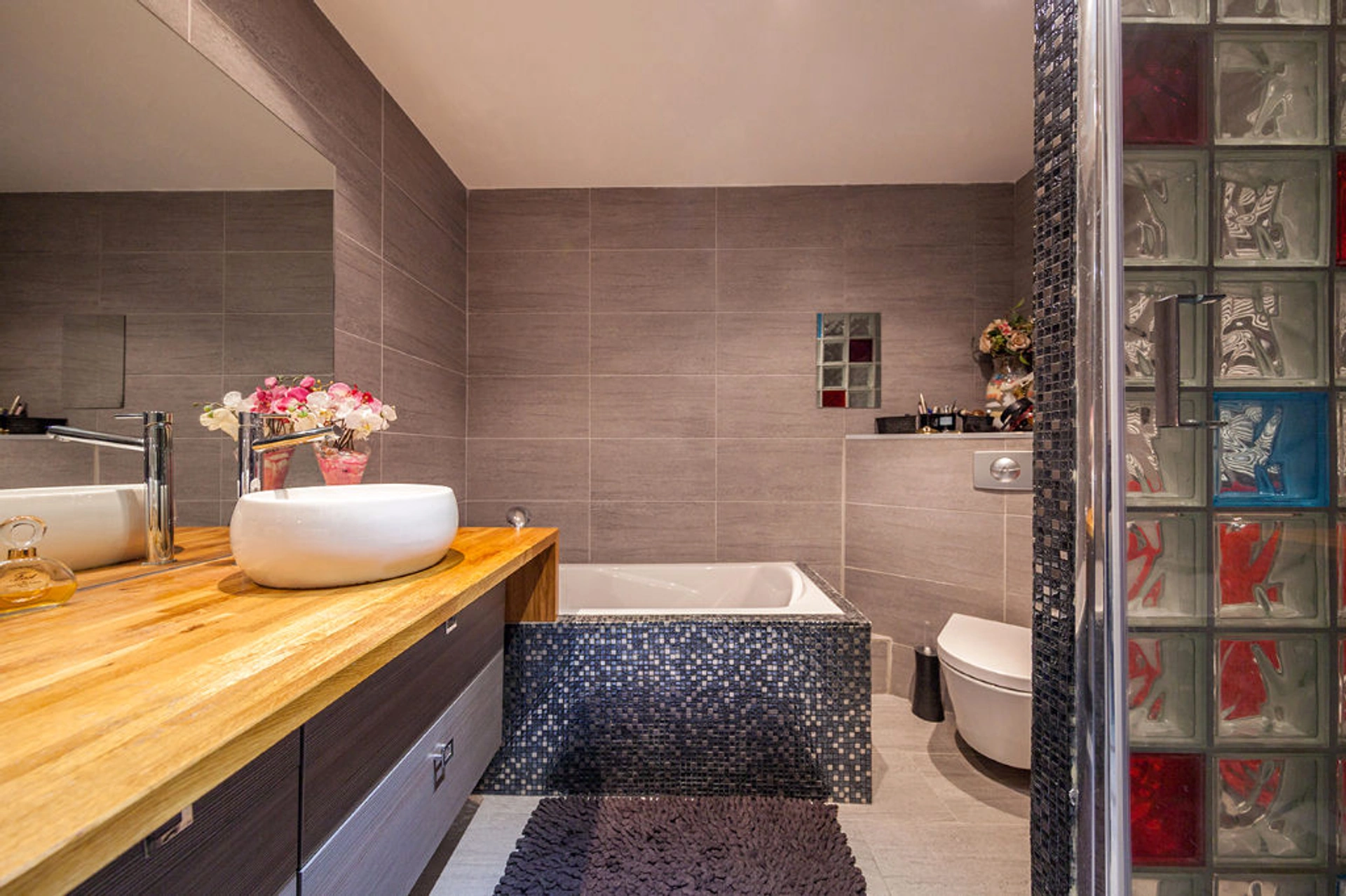 PARIS 15 - RUE VAUGELAS 9