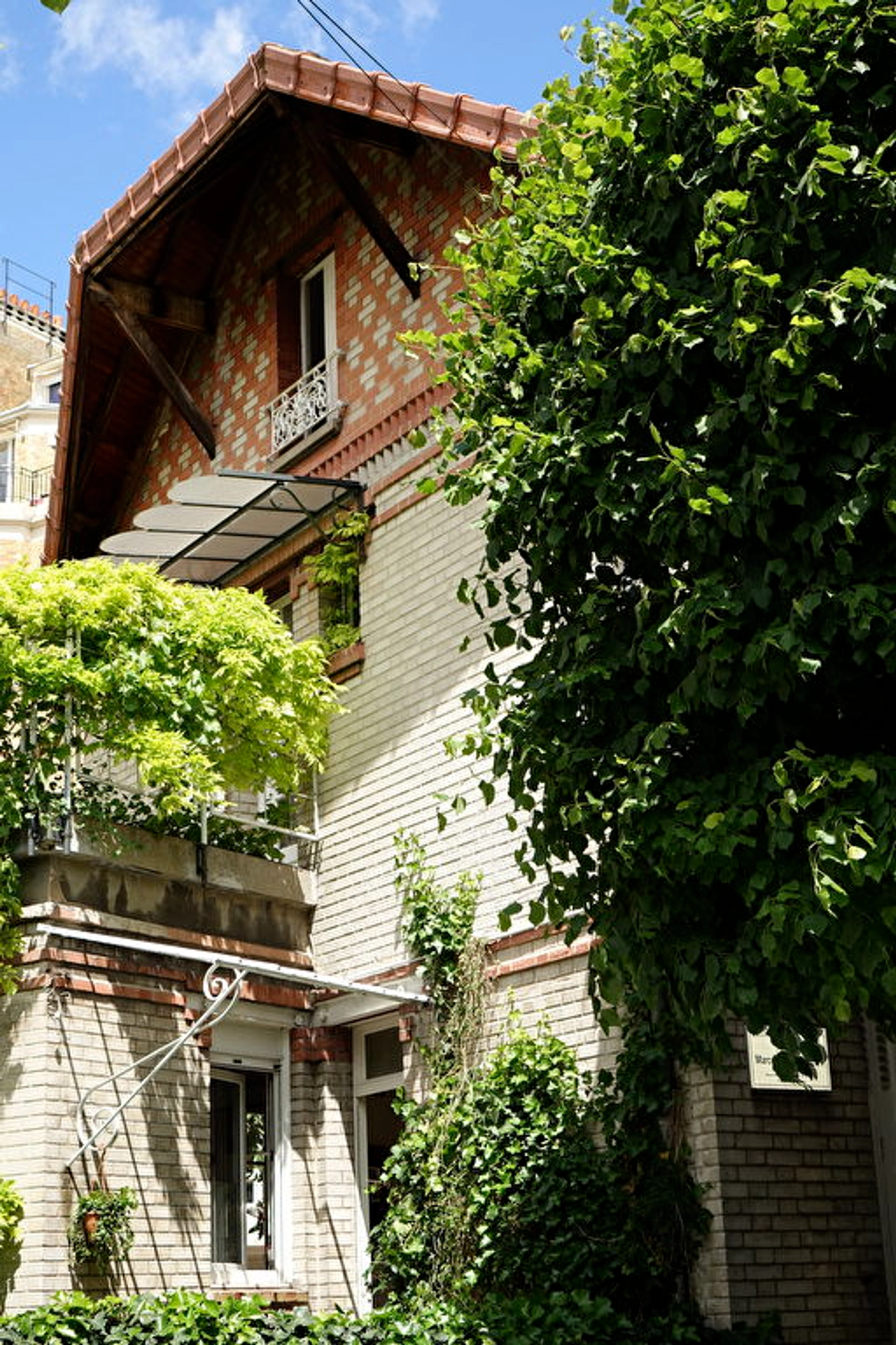 ISSY LES MOULINEAUX - RUE ANDRE CHENIER 2