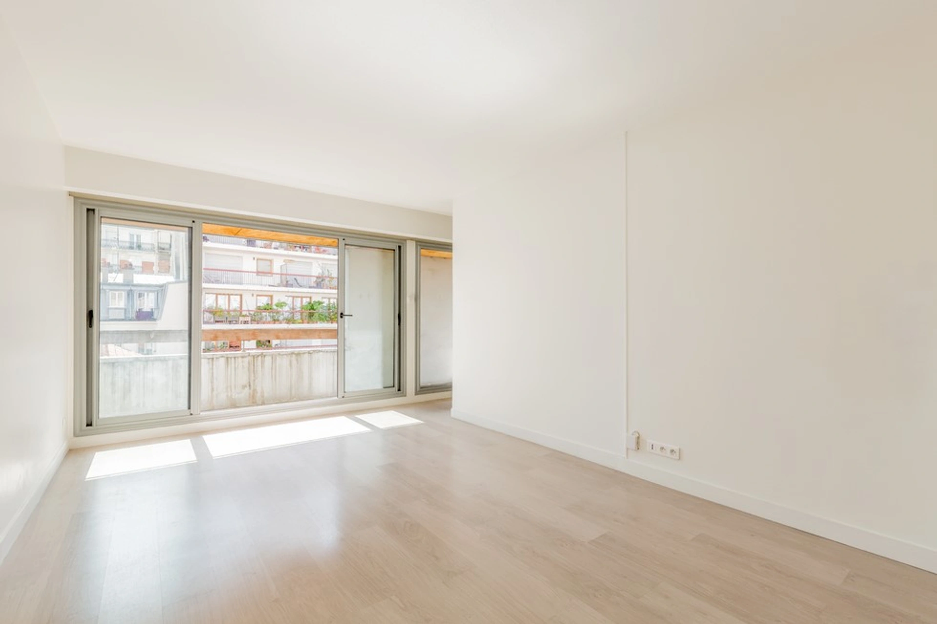 PARIS 15 - RUE DANTZIG 2