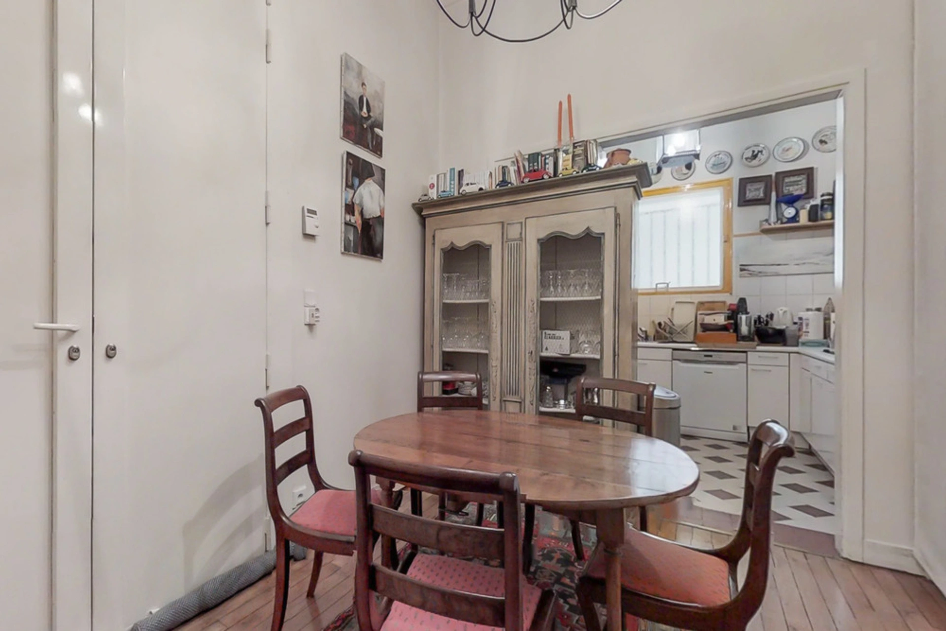 PARIS 16 - RUE DE LOMGCHAMP 6