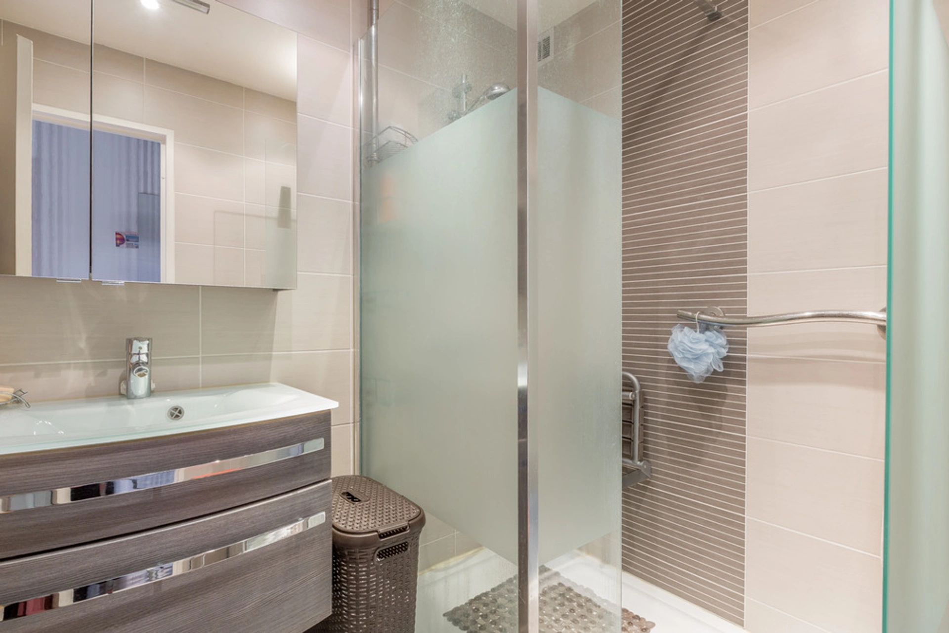 PARIS 15 - RUE EUGENE GIBEZ 7