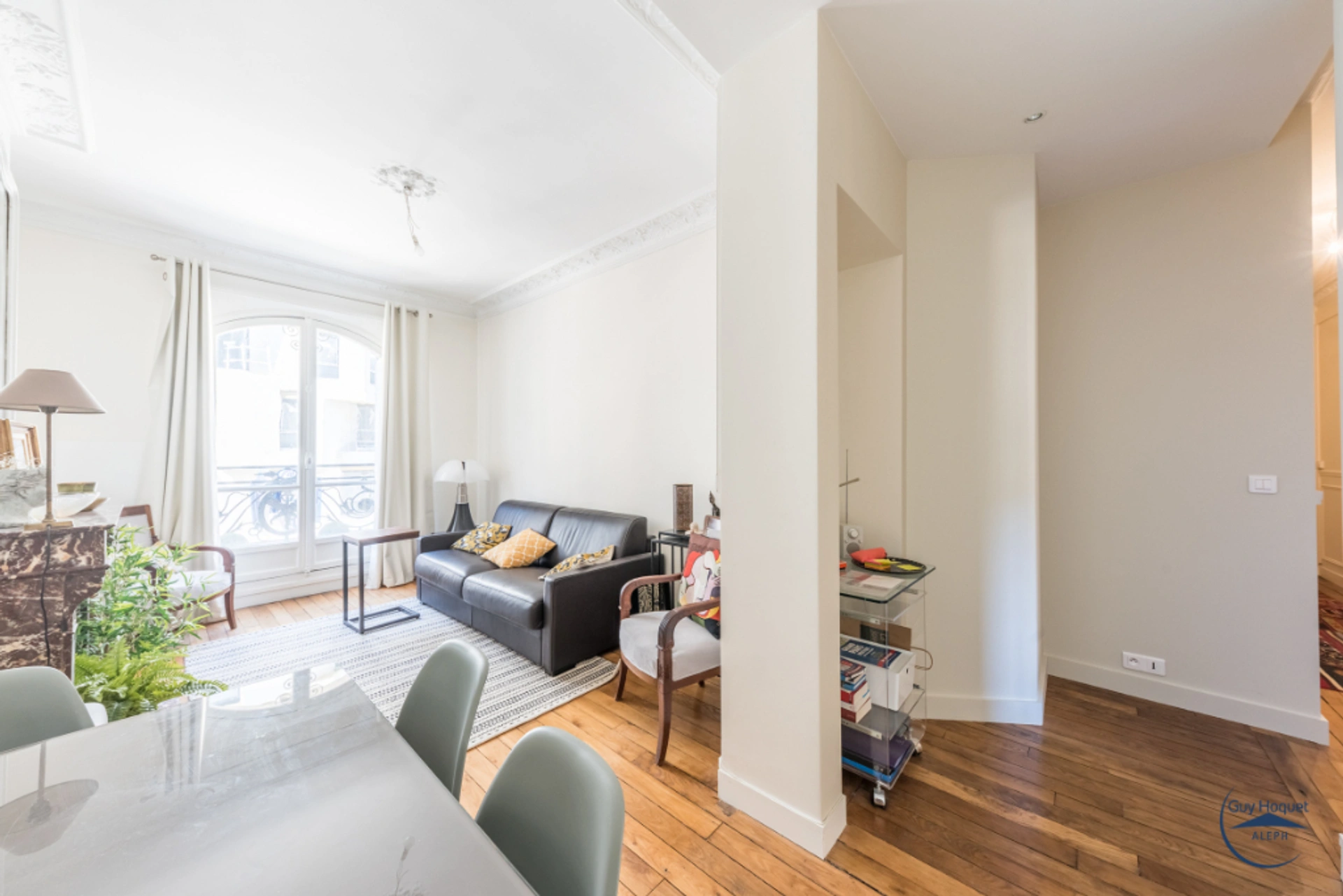 PARIS 15 - RUE DE VAUGIRARD 2