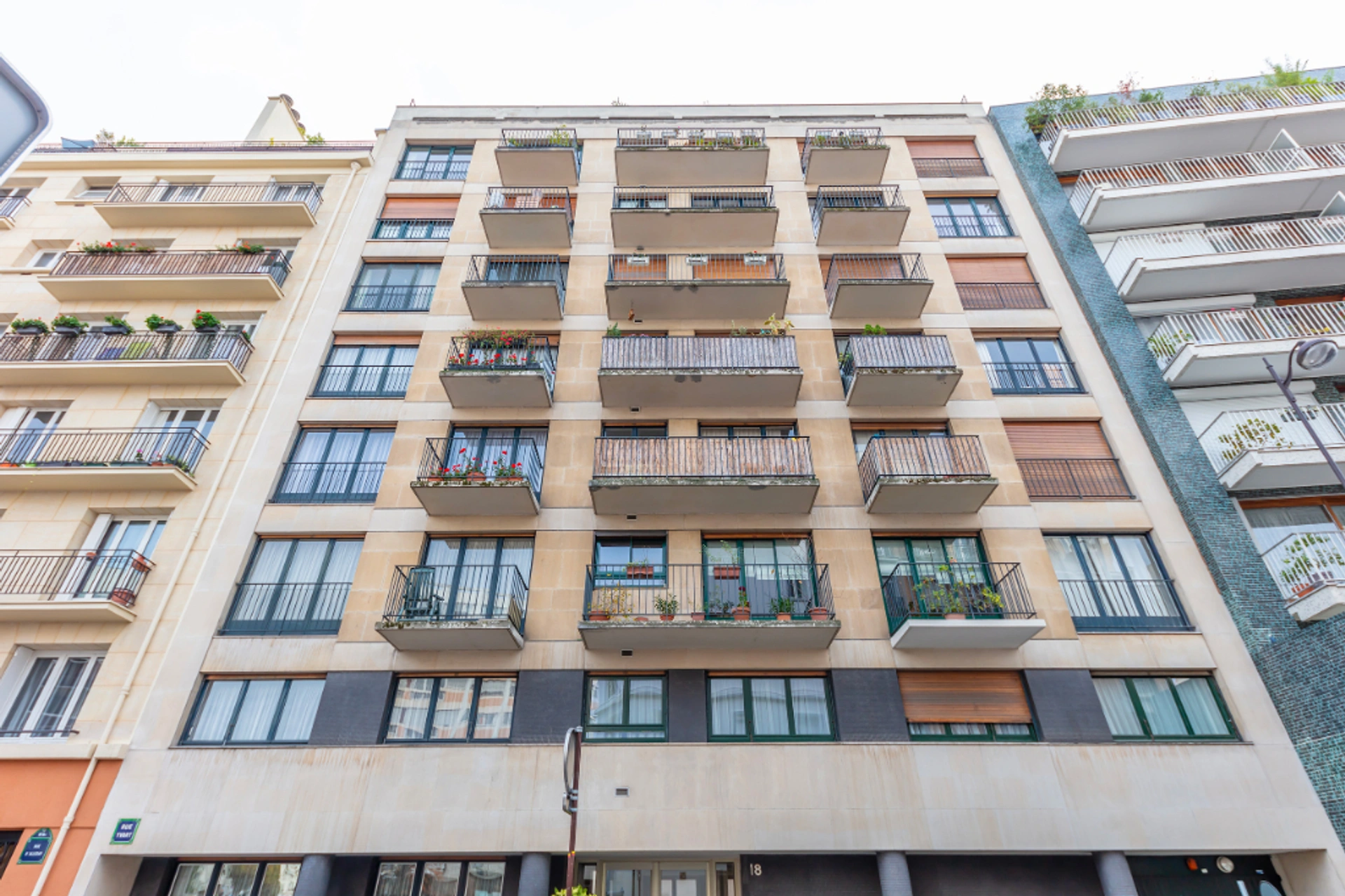 PARIS 15 - RUE YVART 6