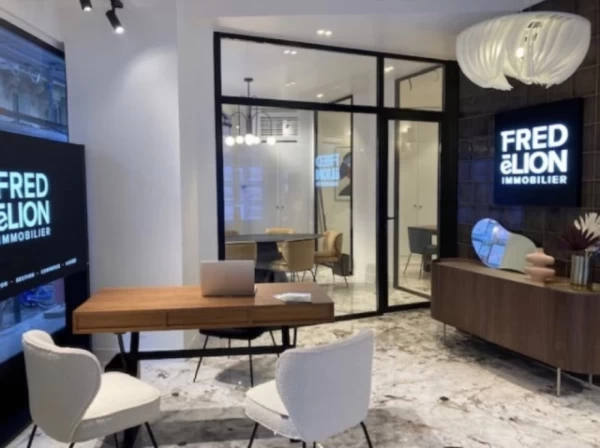 Les Péripéties Burlesques de l'Immobilier entre Notaires et Agents Immobiliers !