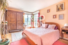 ISSY LES MOULINEAUX -  RUE ELIANE JEANNIN GAREAU 5