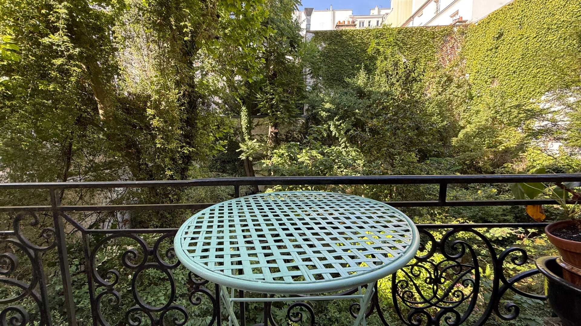 PARIS 2 - BONNE-NOUVELLE 9