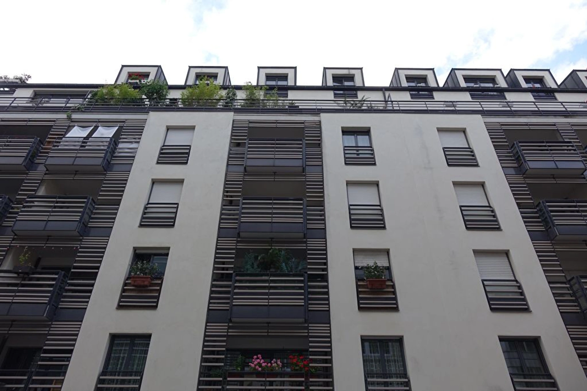 PARIS 15 - RUE EUGENE MILLON 7