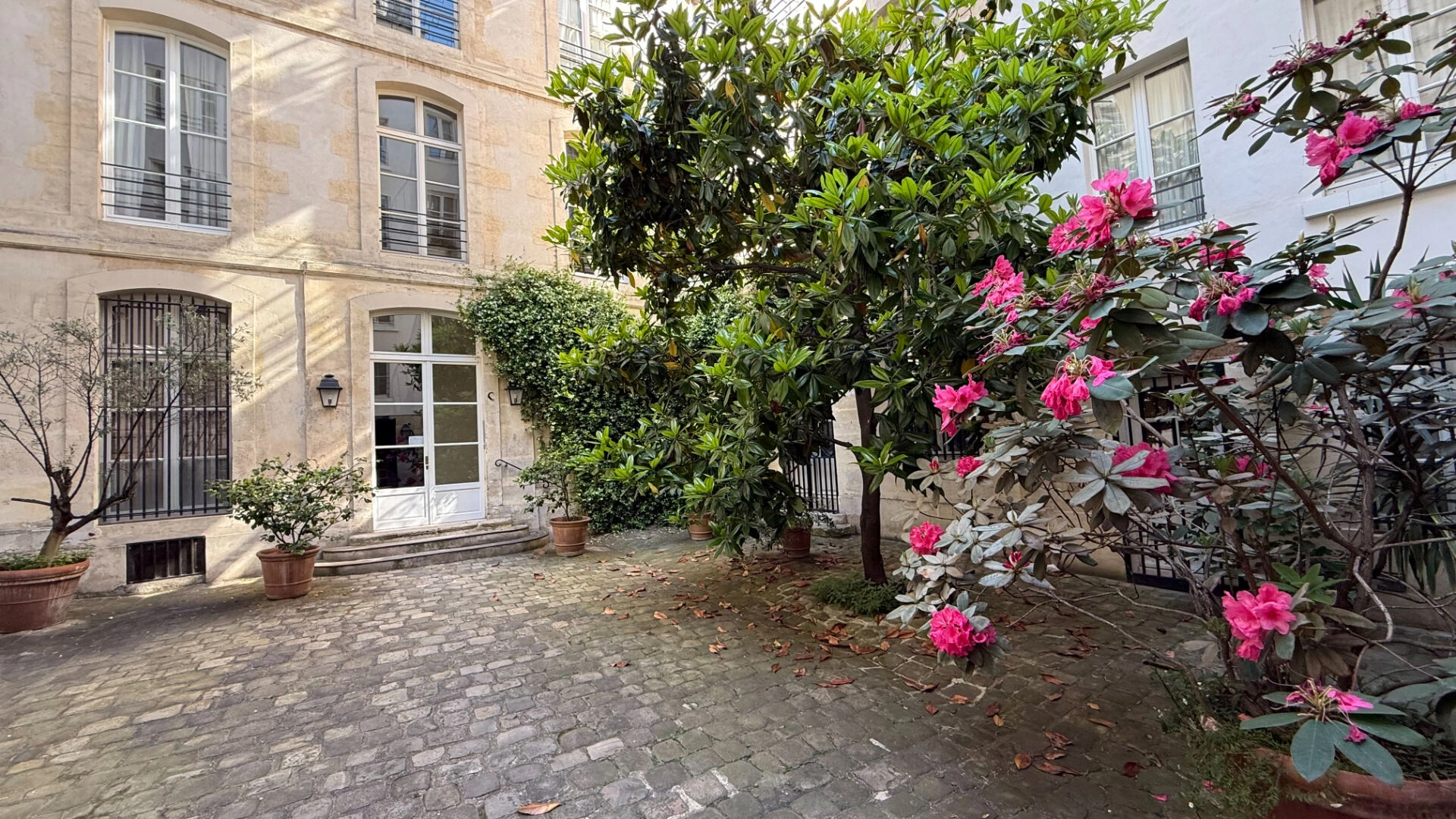 PARIS 2 - BONNE-NOUVELLE 1