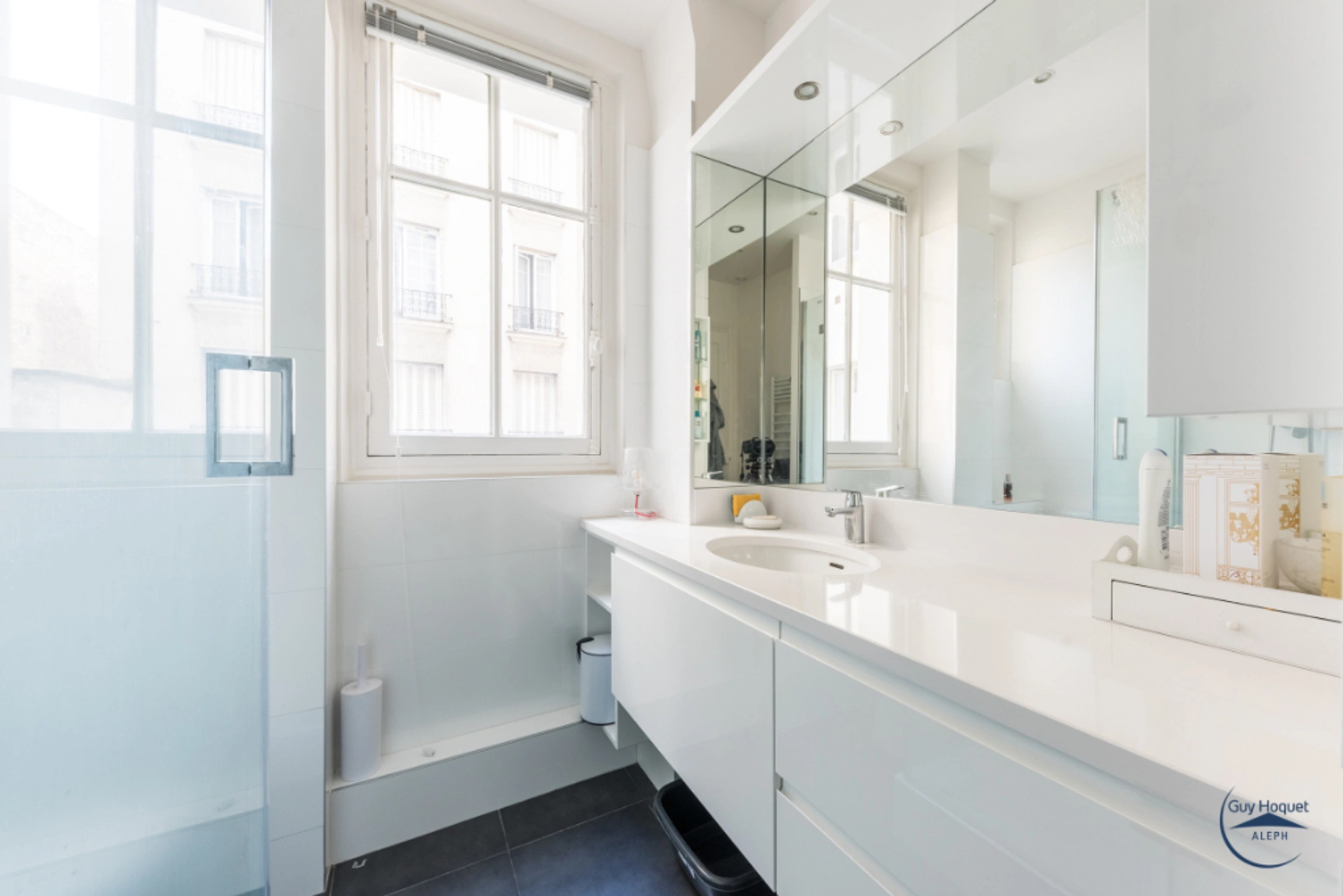 PARIS 15 - RUE DE VAUGIRARD 6