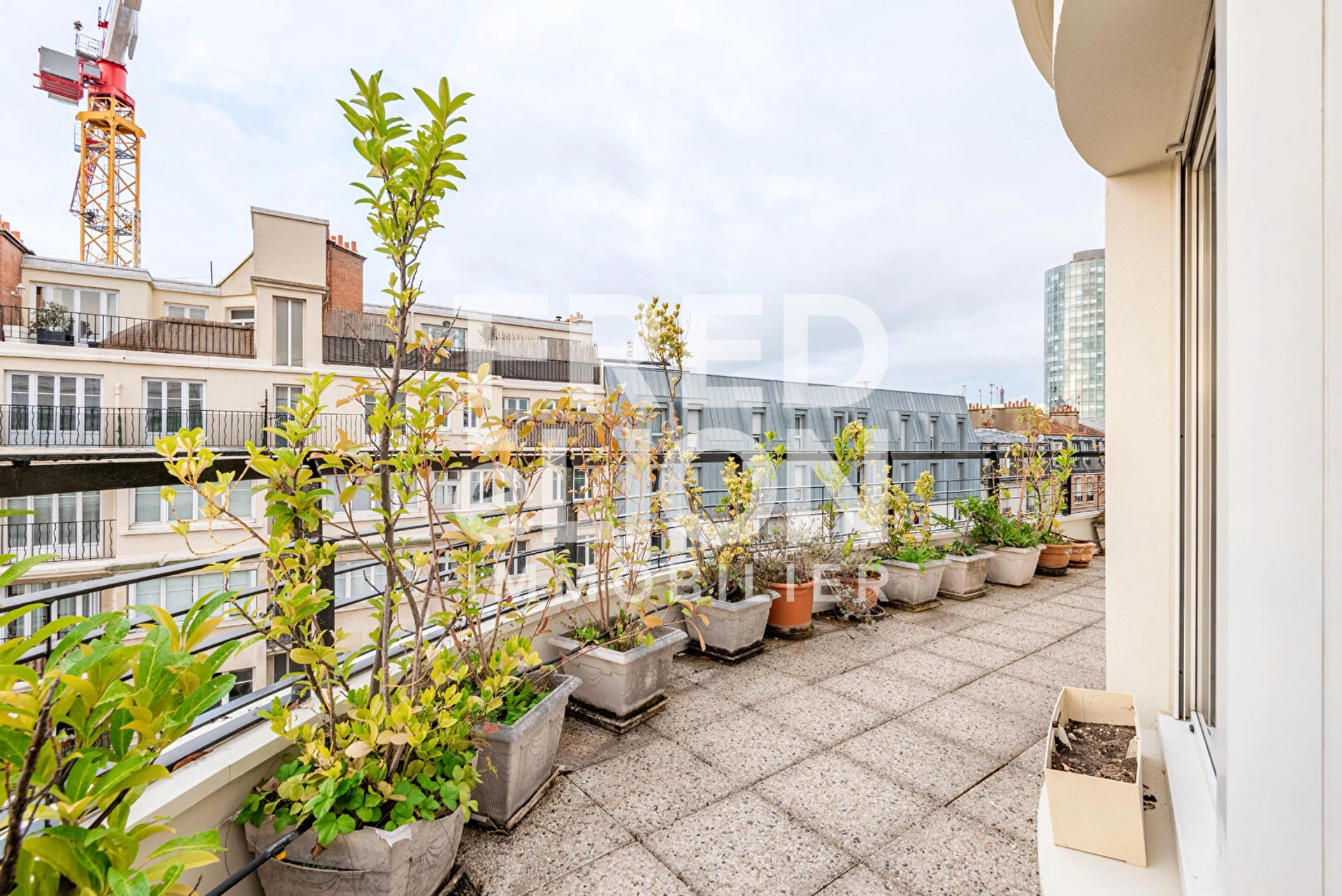 ISSY LES MOULINEAUX -  RUE ELIANE JEANNIN GAREAU 13