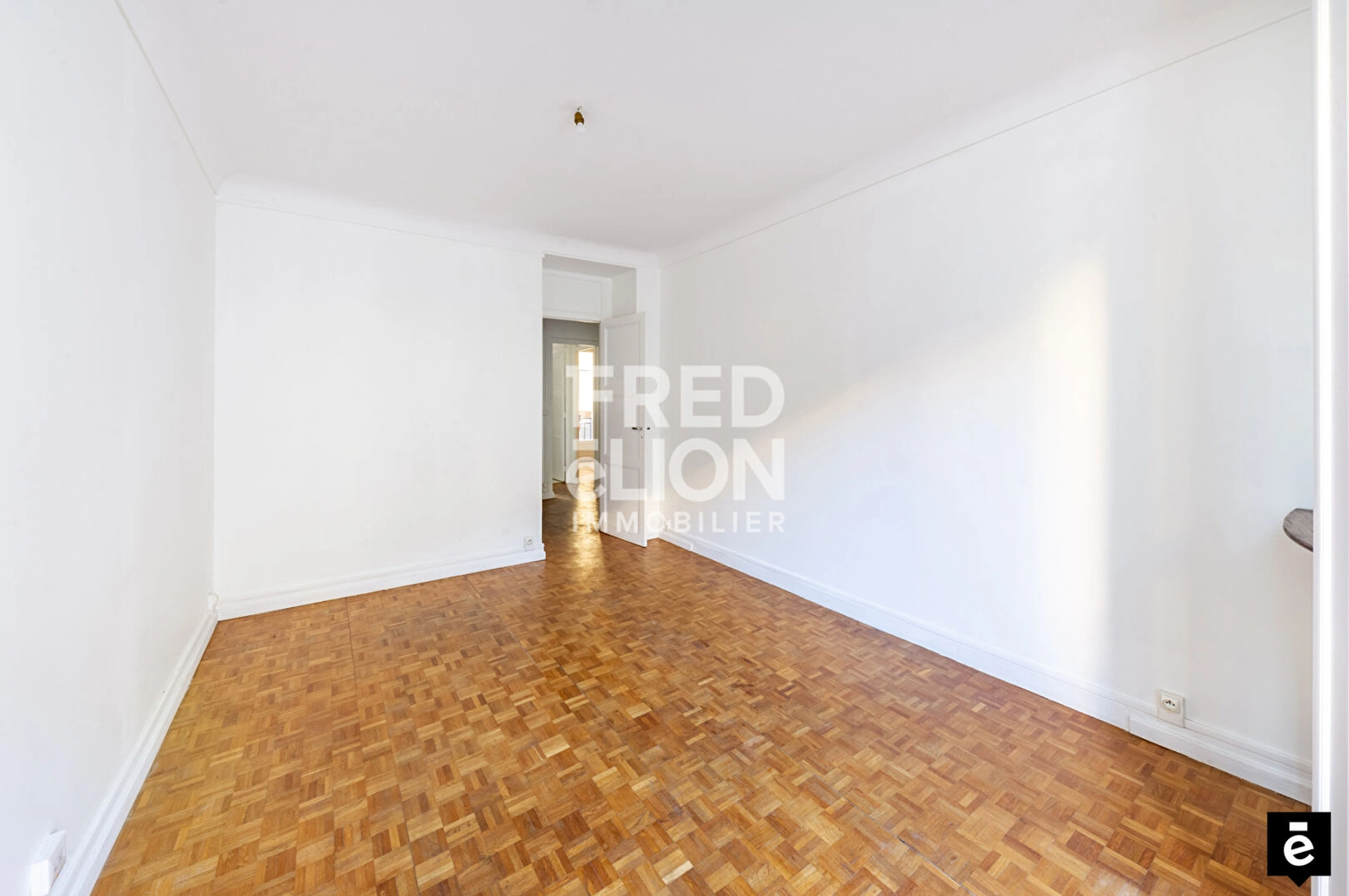 PARIS 15 - RUE DOMBASLE 8