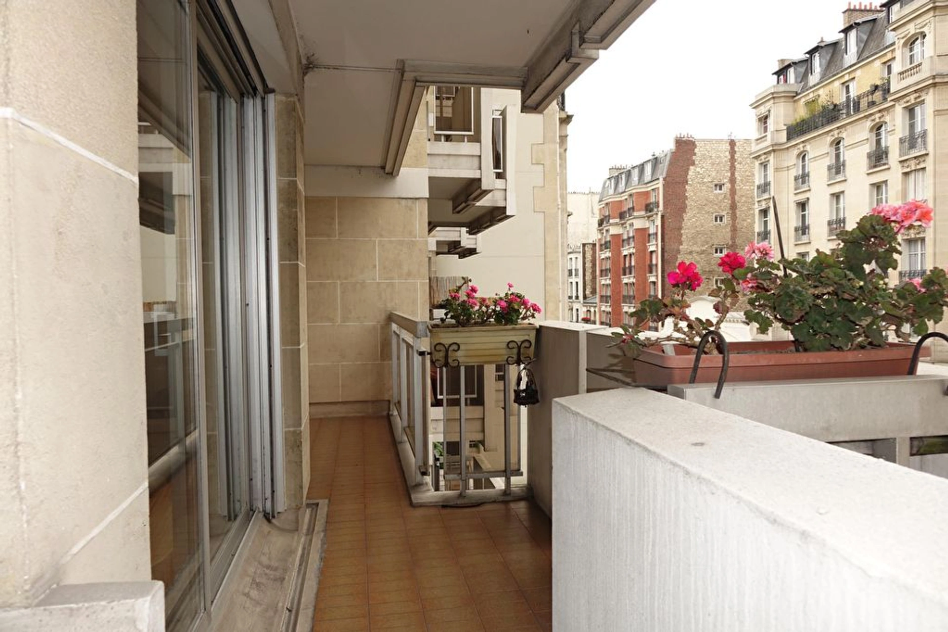 PARIS 15 - RUE DE VAUGIRARD 1