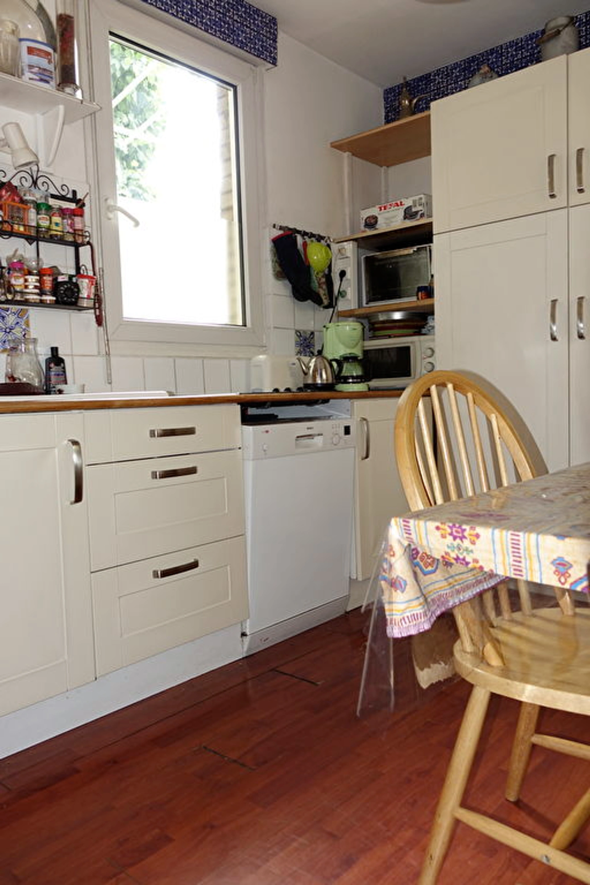 ISSY LES MOULINEAUX - RUE ANDRE CHENIER 9