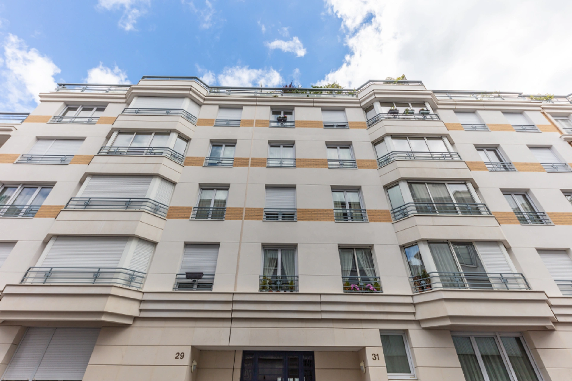 PARIS 15 - RUE DE CHAMBERY 9