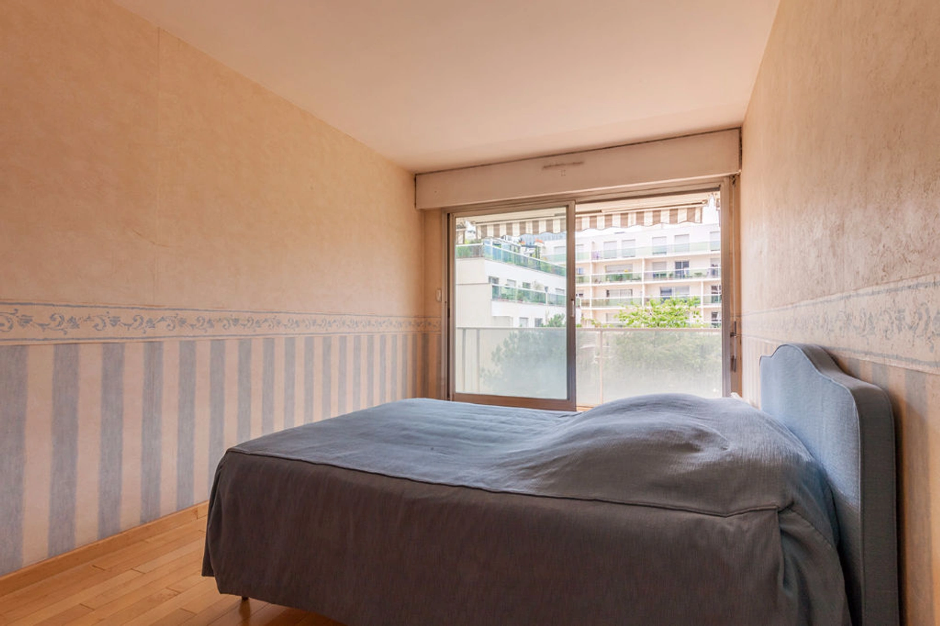 PARIS 15 - RUE DE VAUGIRARD 4