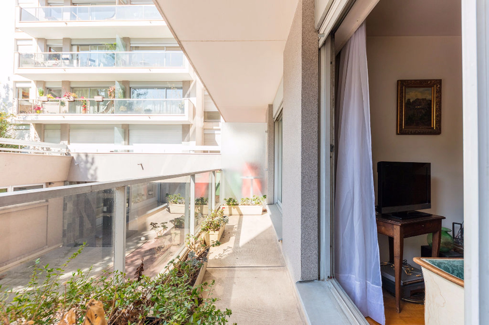 PARIS 15 - RUE VAUGIRARD 2