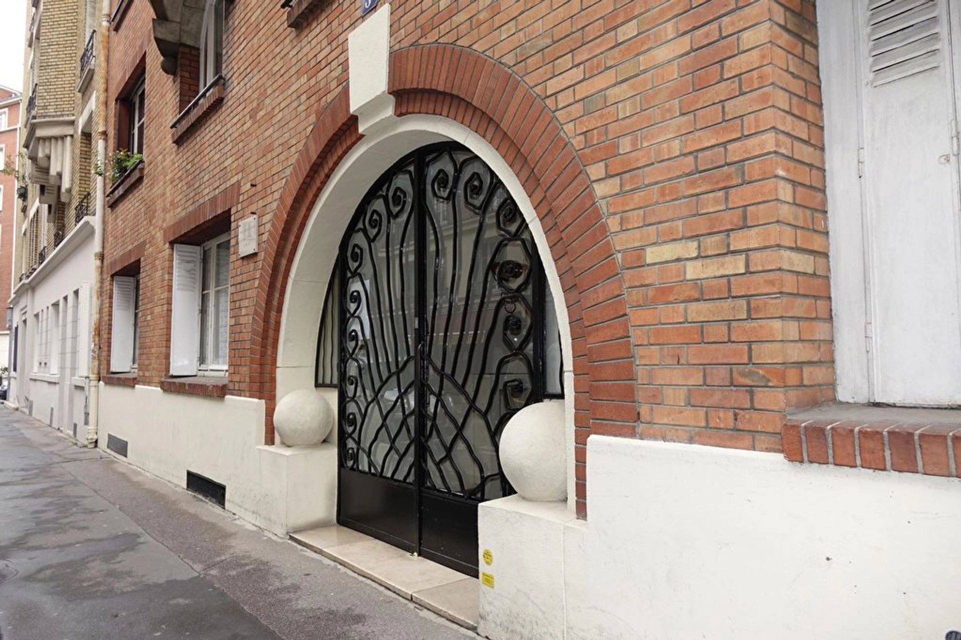 PARIS 15 - RUE FRANCOIS MOUTHON 4