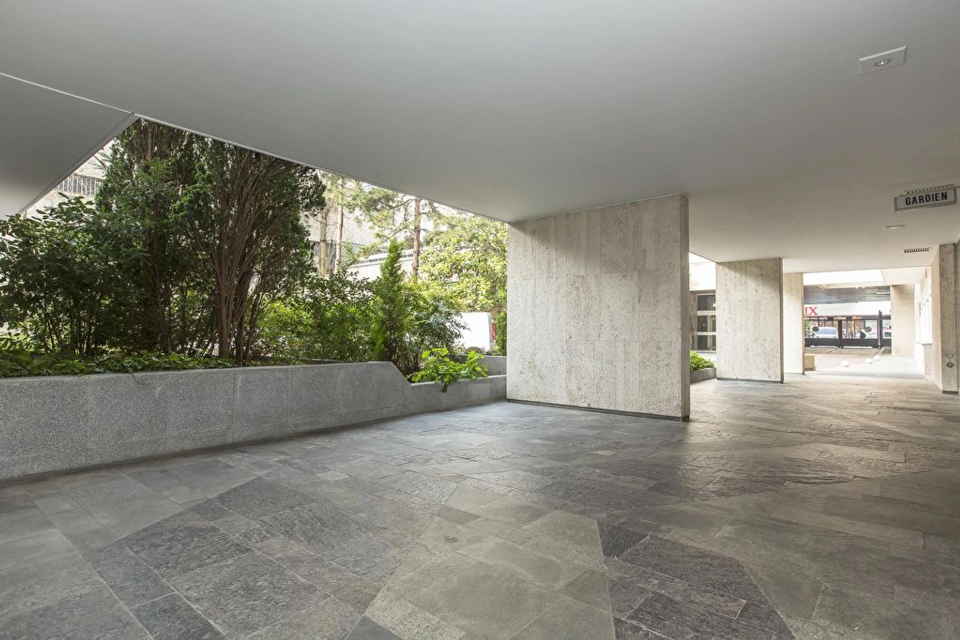 PARIS 15 - RUE VAUGIRARD 7