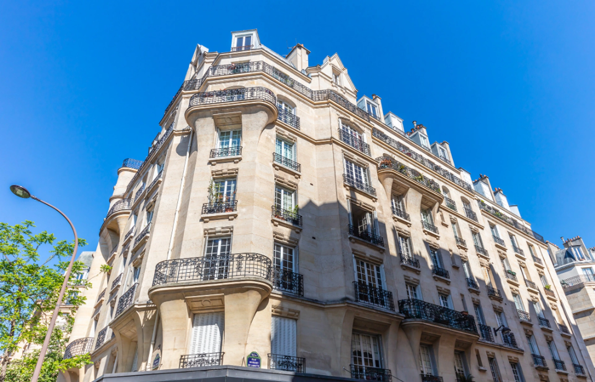 PARIS 15 - RUE HOUDART DE LAMOTTE 1