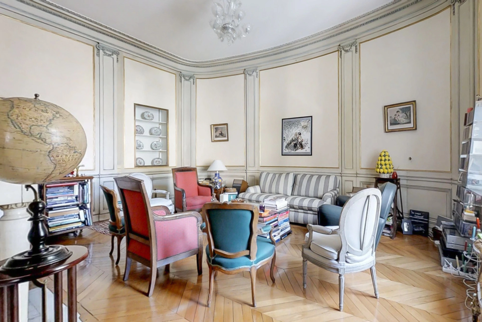 PARIS 16 - RUE DE LOMGCHAMP 3