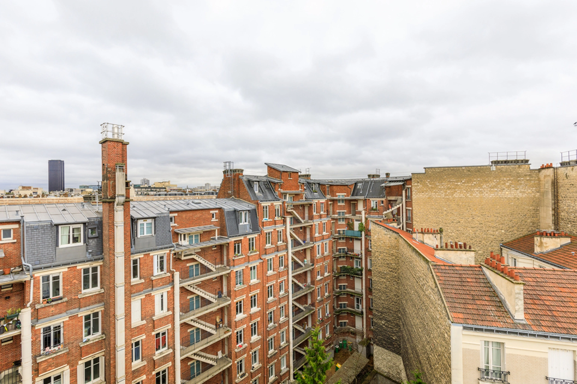PARIS 15 - RUE DE LA CROIX NIVERT 8