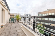 ISSY LES MOULINEAUX -  RUE ELIANE JEANNIN GAREAU 17