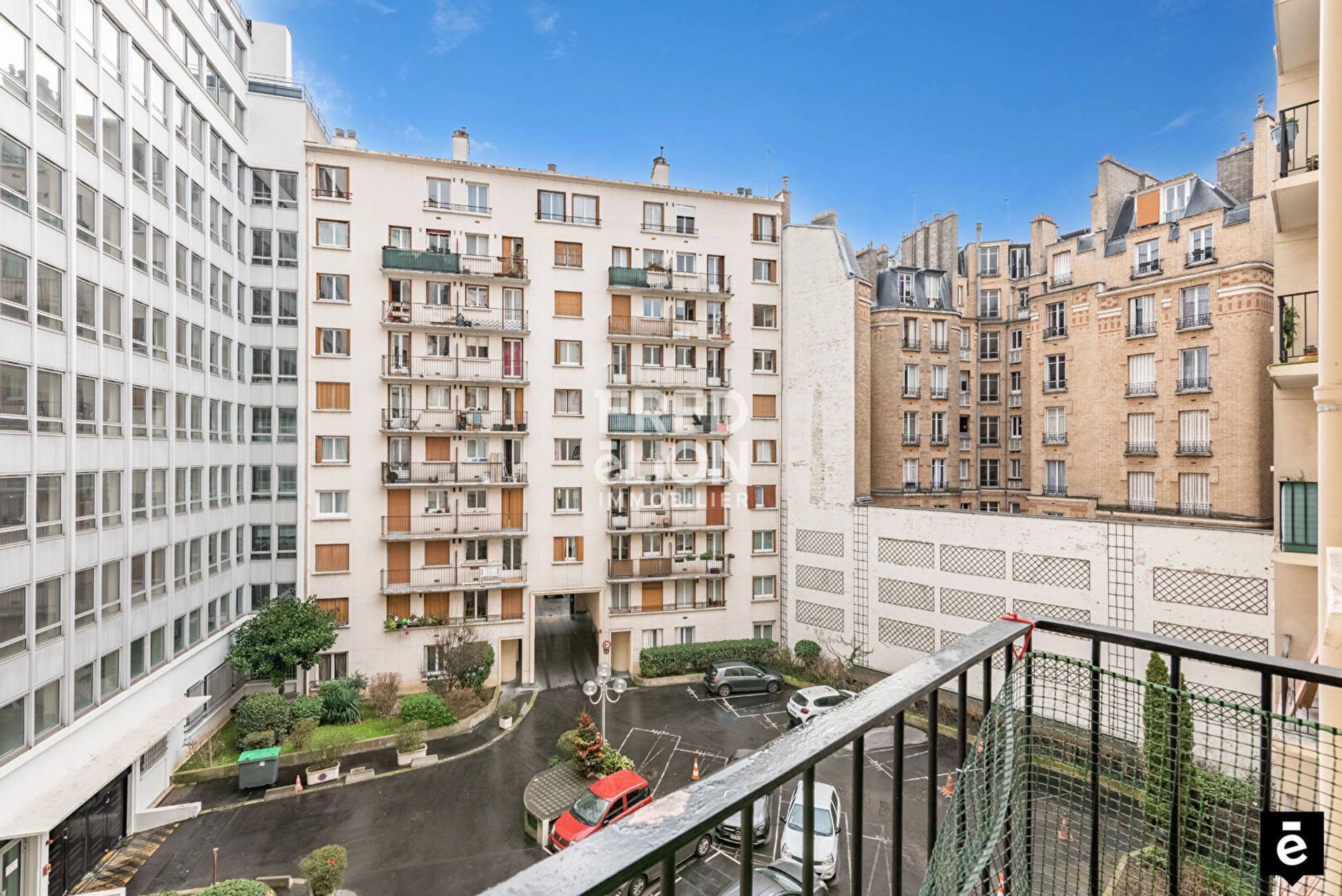 PARIS 15 - RUE LEON DELGRANGE 4