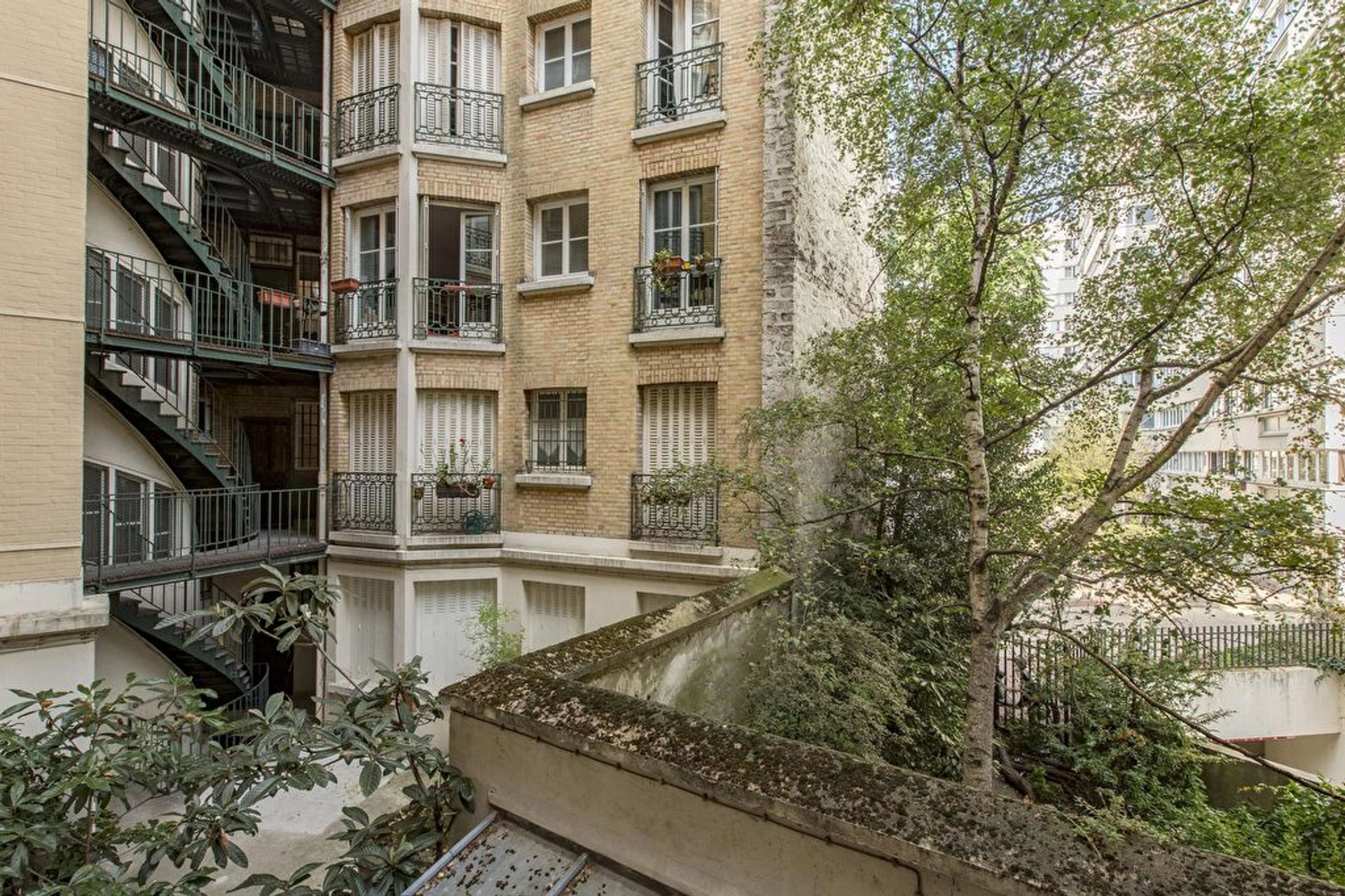 PARIS 15 - RUE MATHURIN REGNIER 7