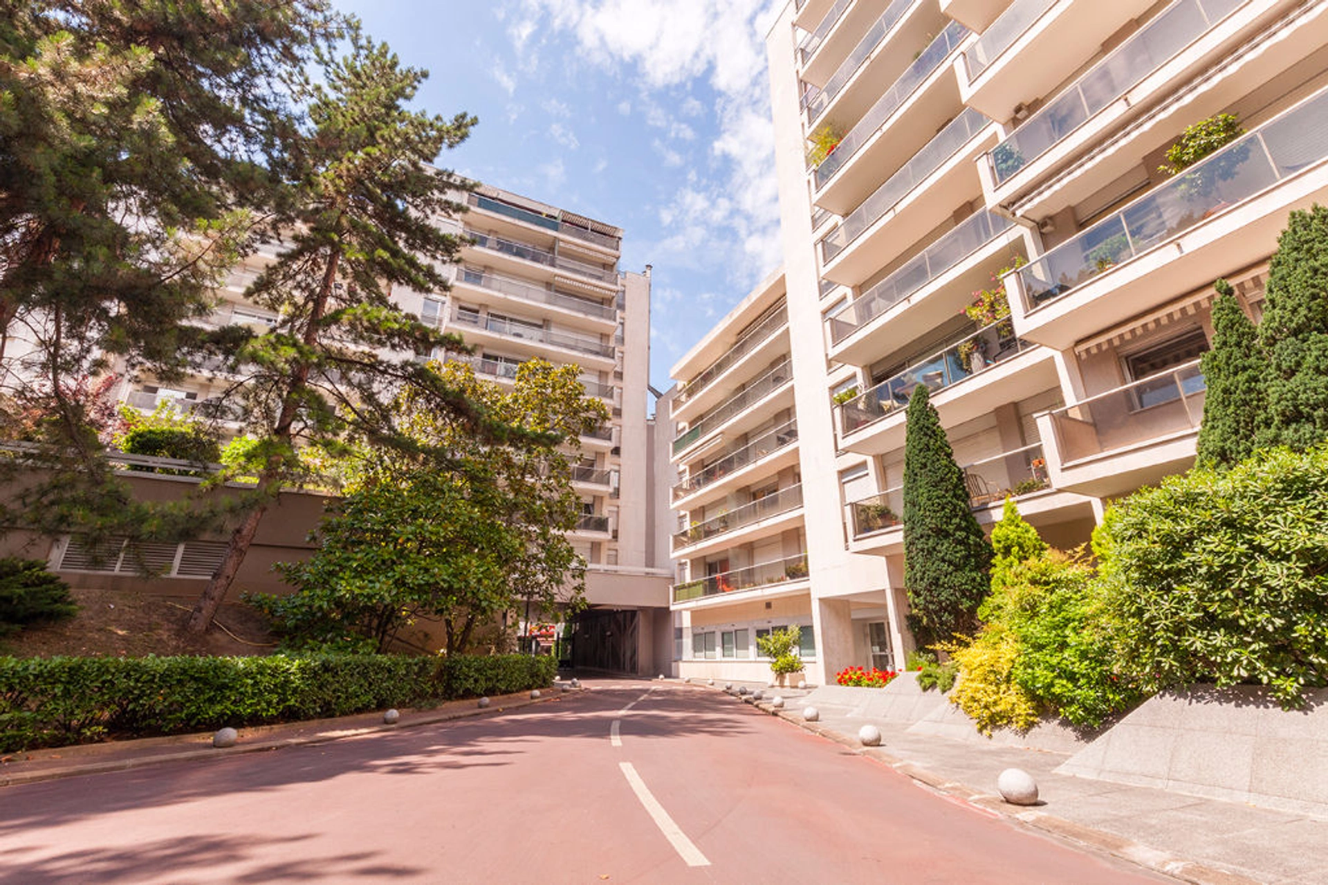 PARIS 15 - RUE DE VAUGIRARD 8