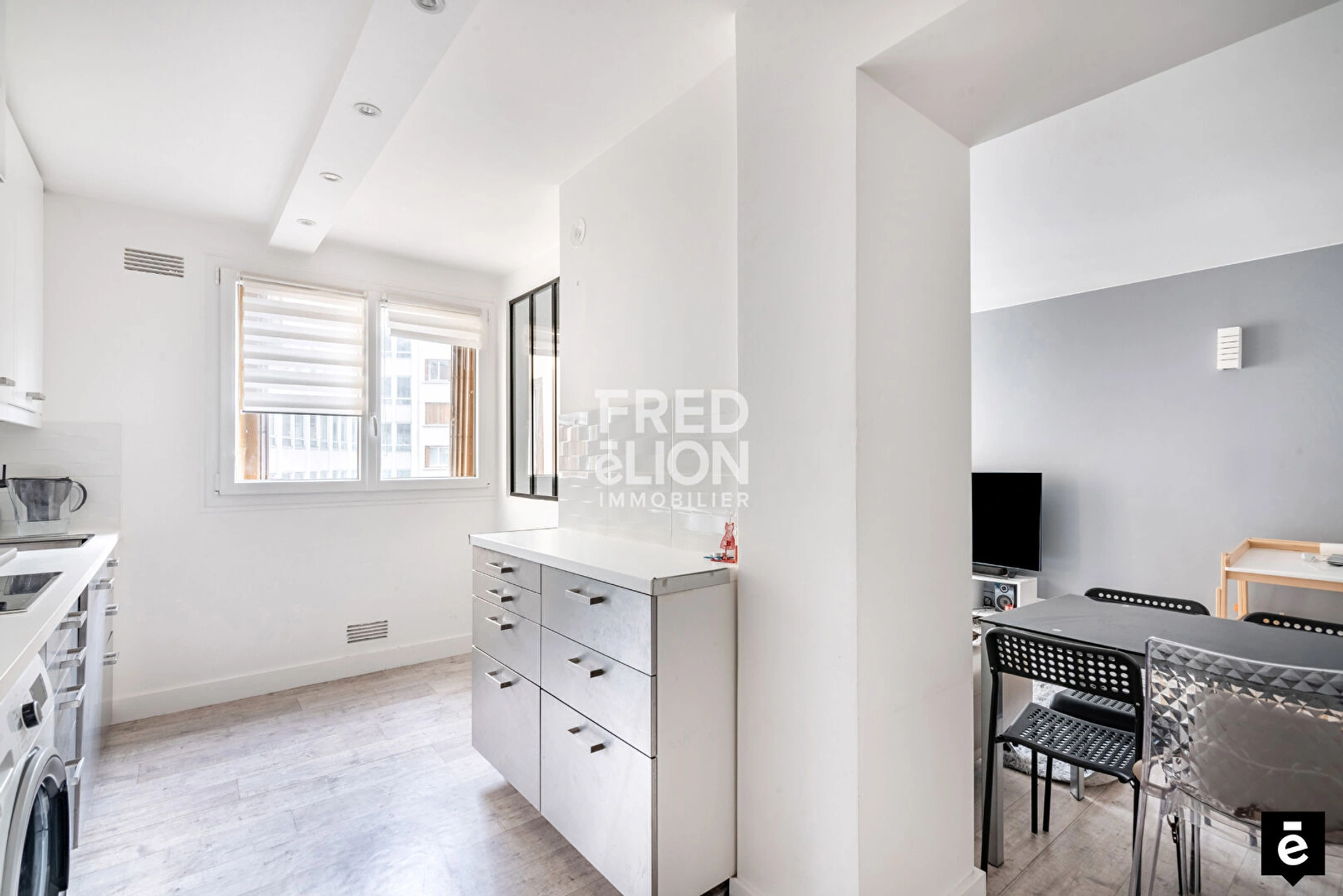 PARIS 15 - RUE LEON DELGRANGE 3