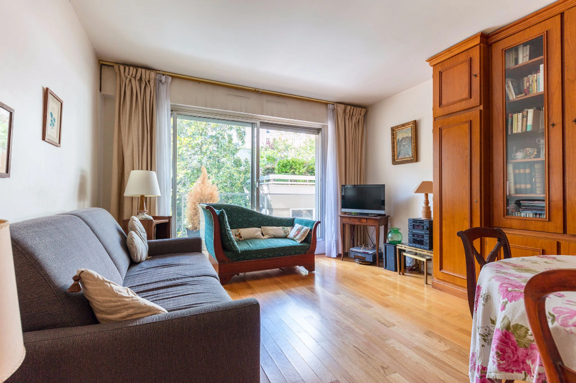 PARIS 15 - RUE VAUGIRARD 1