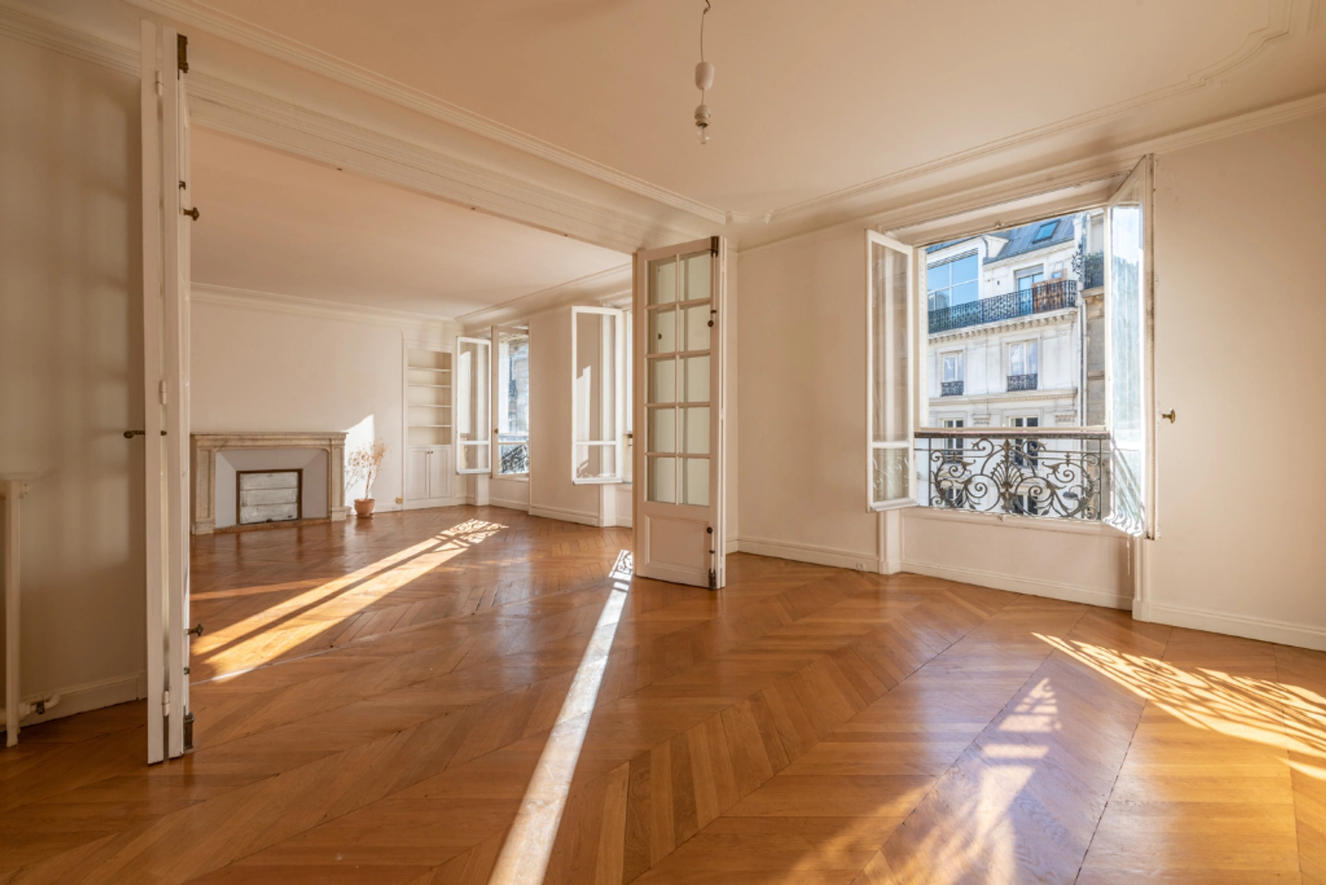 PARIS 8 - RUE DE MOSCOU 2