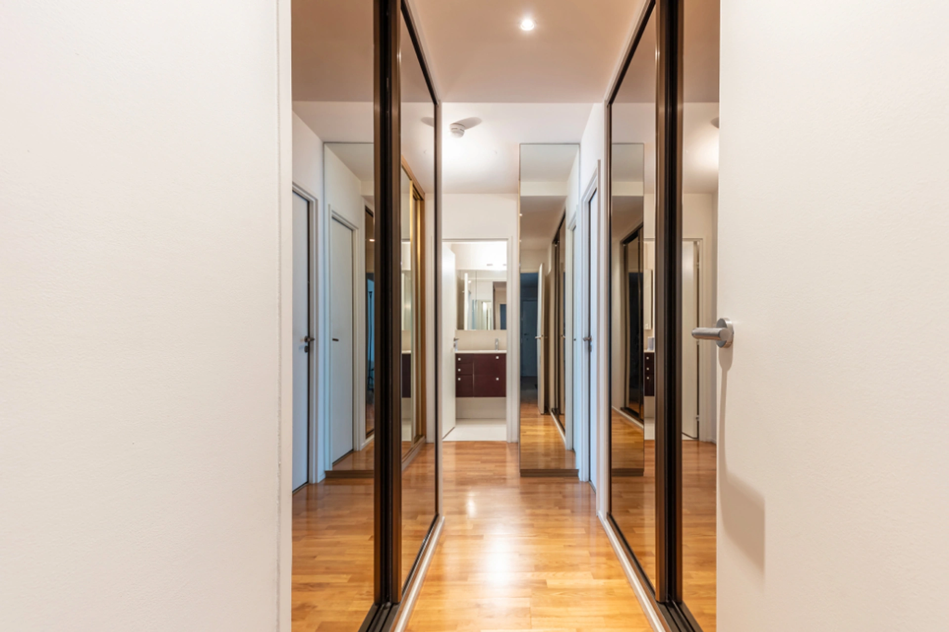 PARIS 15 - RUE DE VAUGIRARD 6