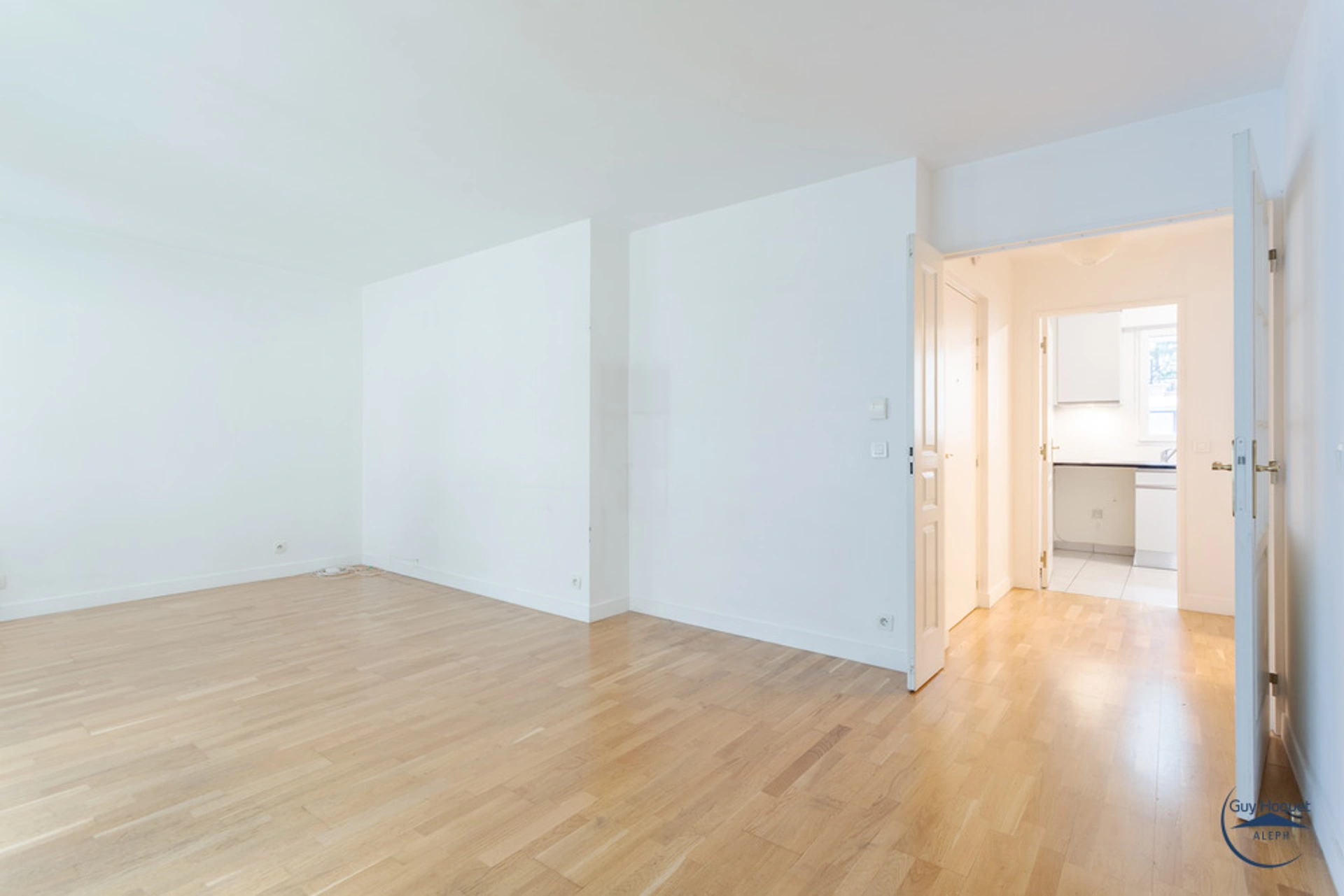 PARIS 15 - RUE ROSENWALD 1