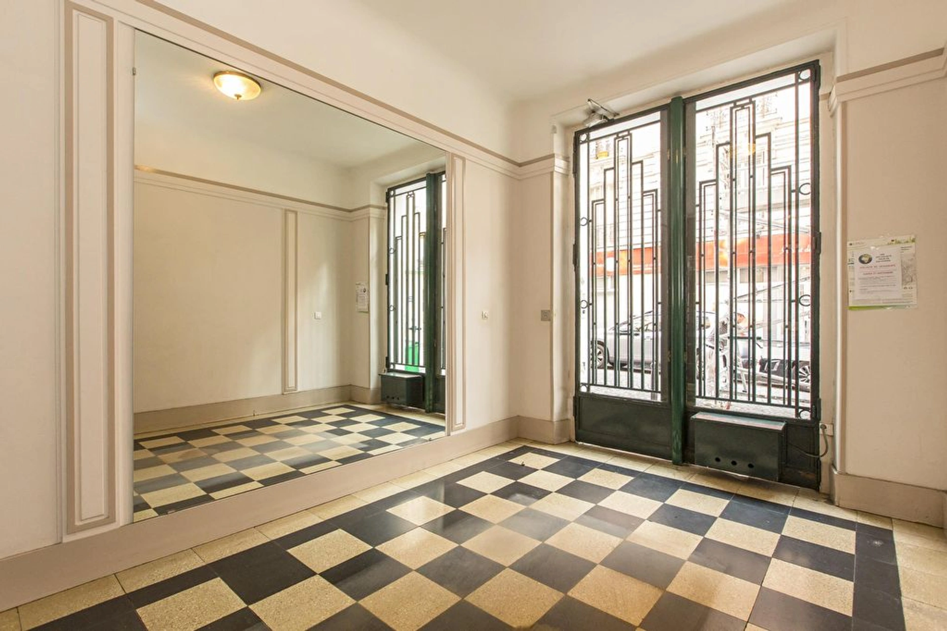 PARIS 15 - RUE MATHURIN REGNIER 8