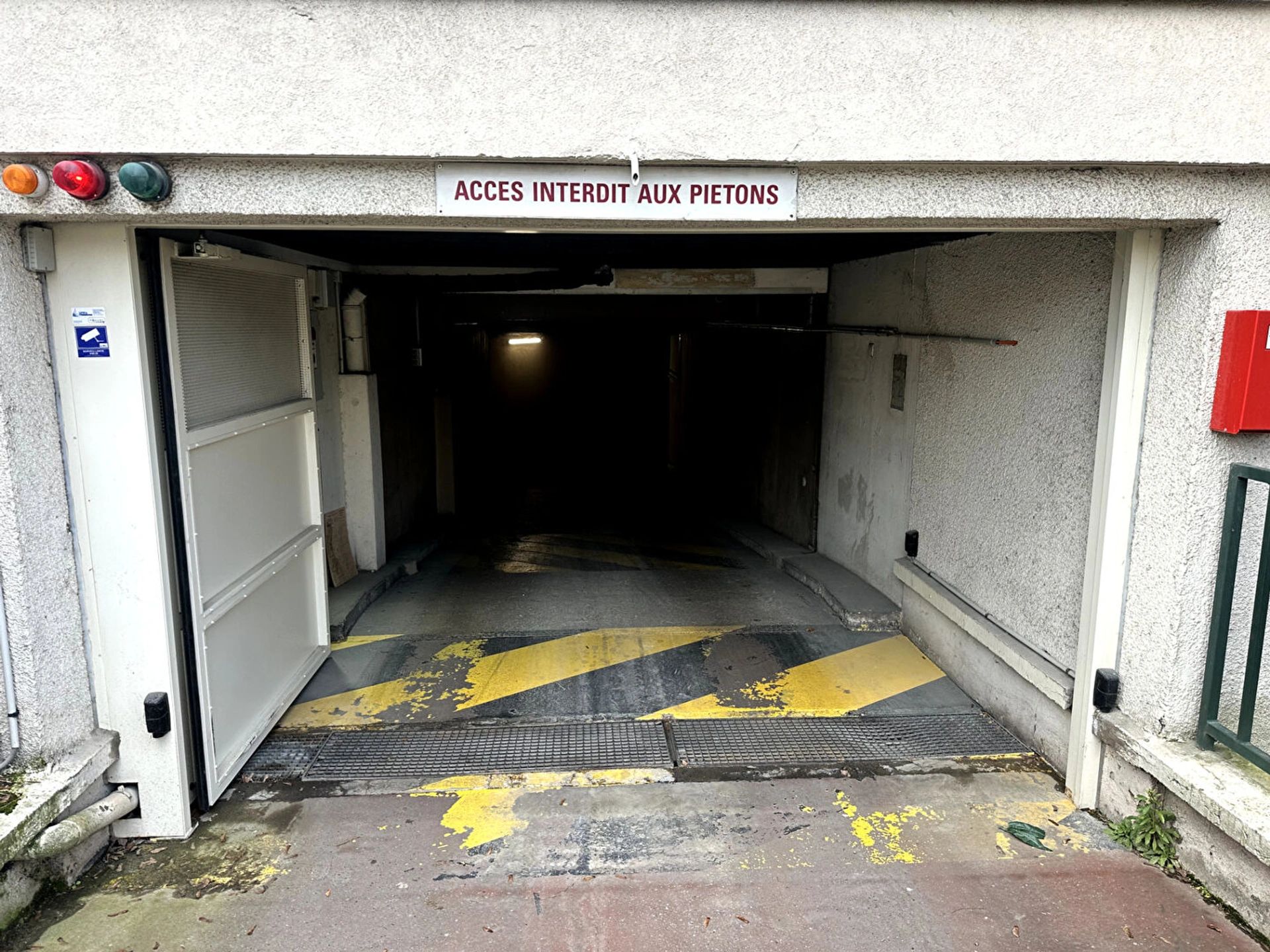 PARKING - PARIS 15 CASTAGNARY 4