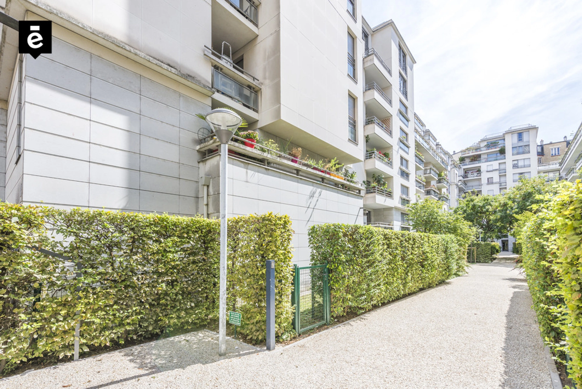 PARIS 15 - RUE PAUL HERVIEU 8