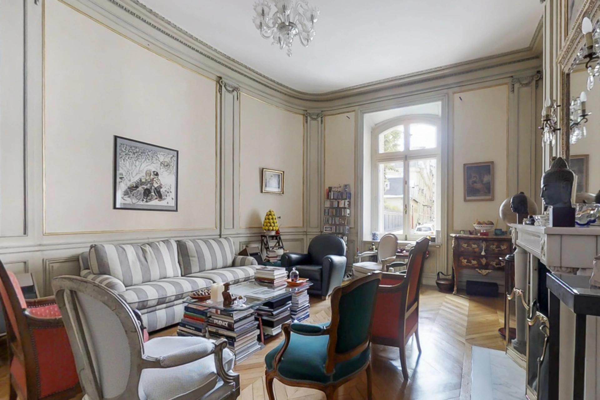 PARIS 16 - RUE DE LOMGCHAMP 2