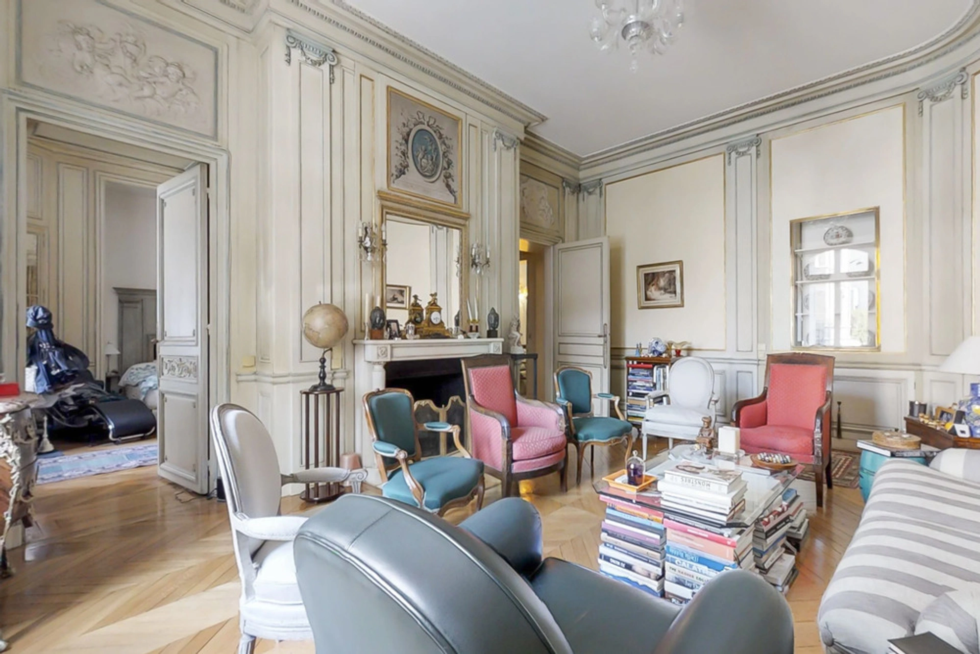 PARIS 16 - RUE DE LOMGCHAMP 7