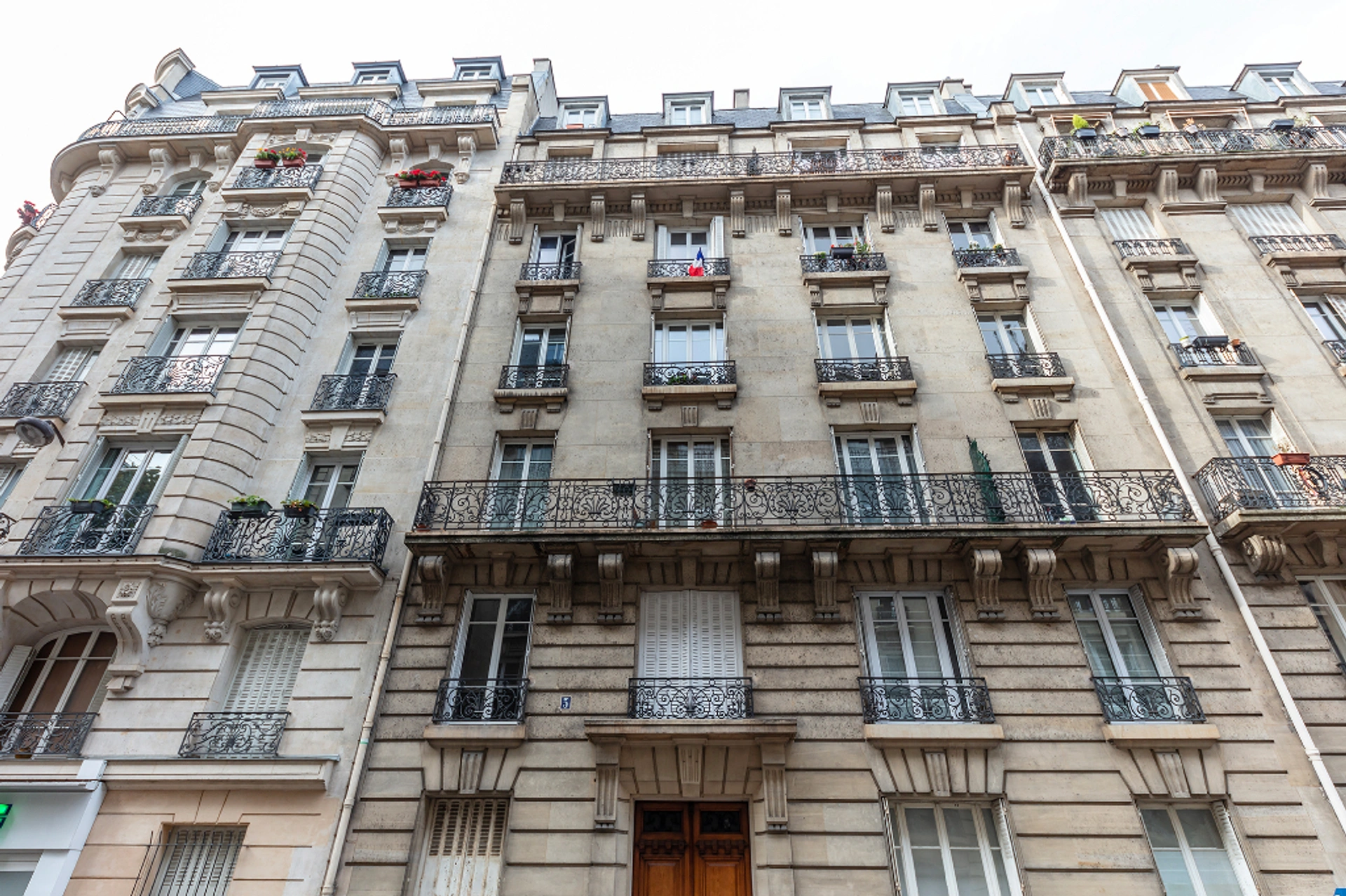 PARIS 15 - SQUARE FREDERIC VALLOIS 8