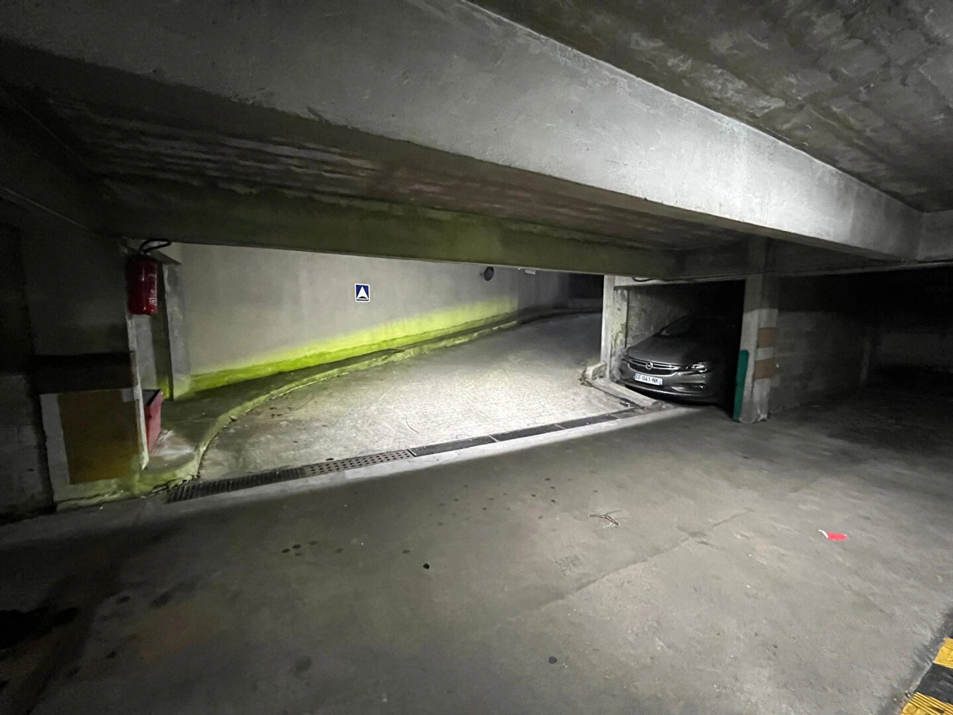 PARIS 16 - PARKING BOULEVARD EXELMANS 5