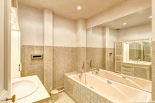 PARIS 16 - SQUARE LAMARTINE 8