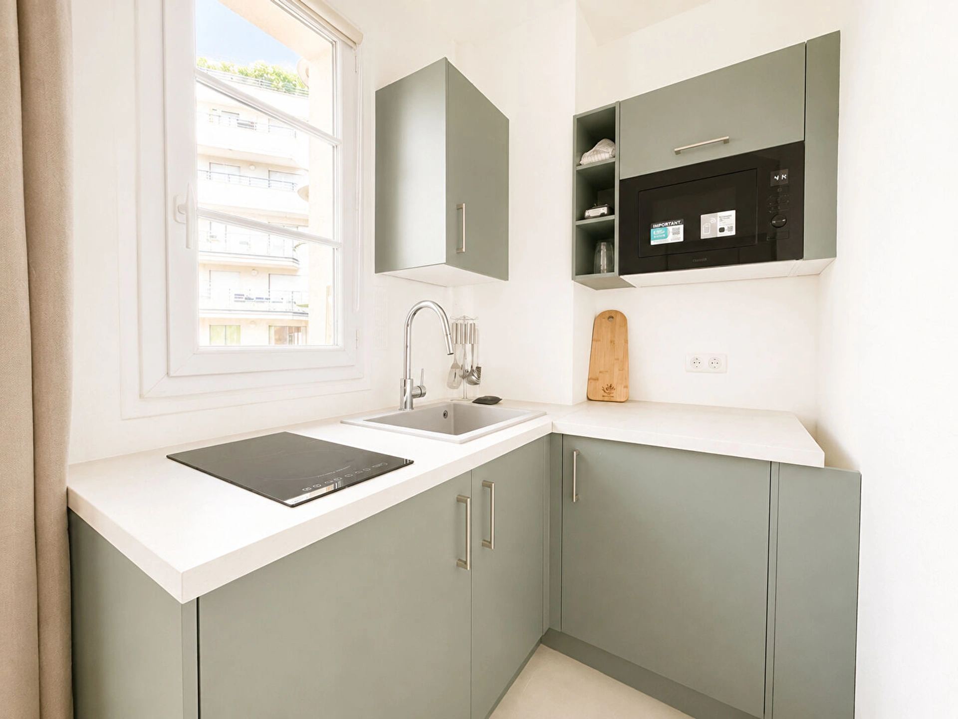 ISSY-LES-MOULINEAUX - GOUVERNEUR GENERAL EBOUE 4