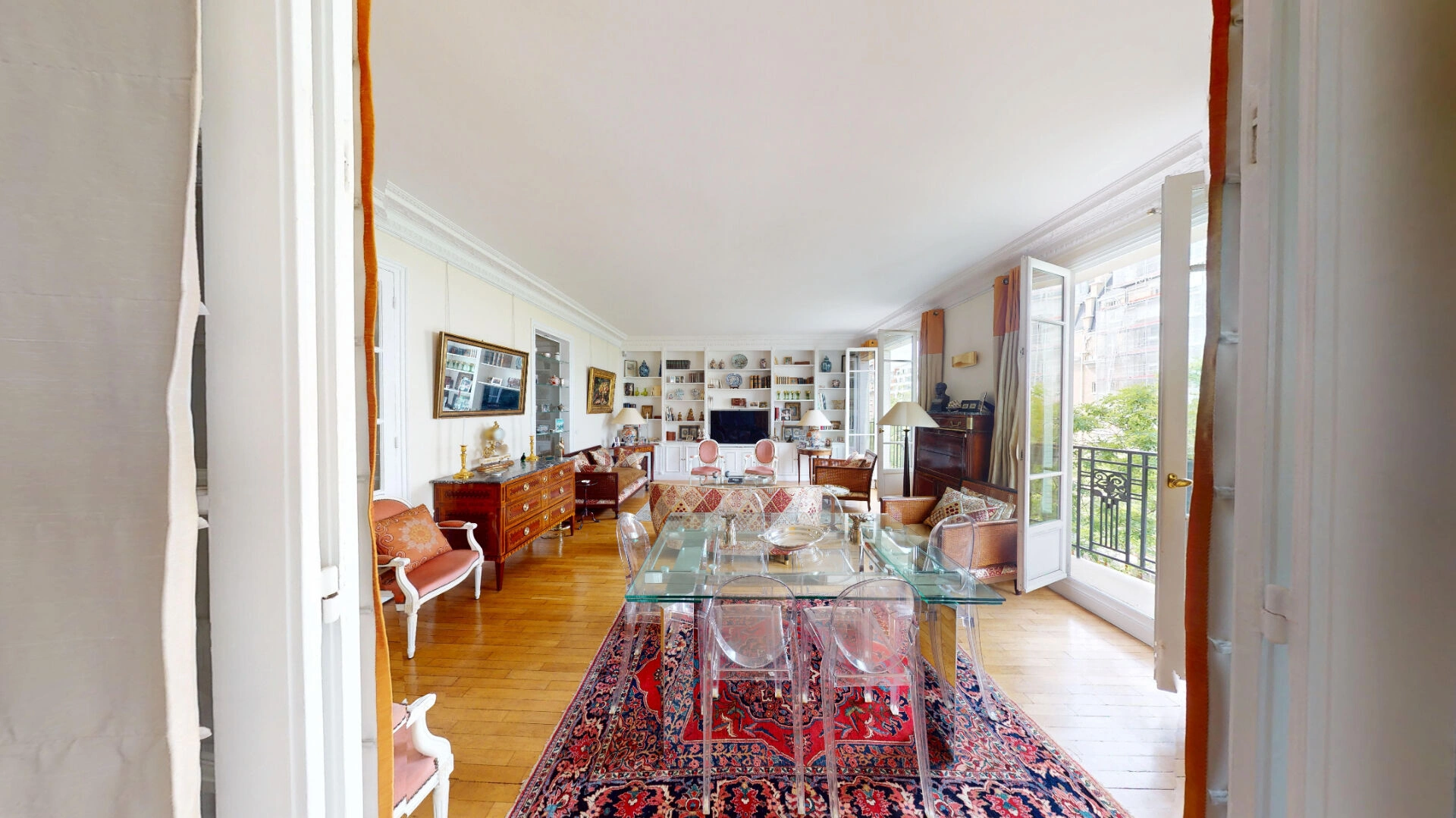 PARIS 16 - GENERAL DELESTRAINT 4