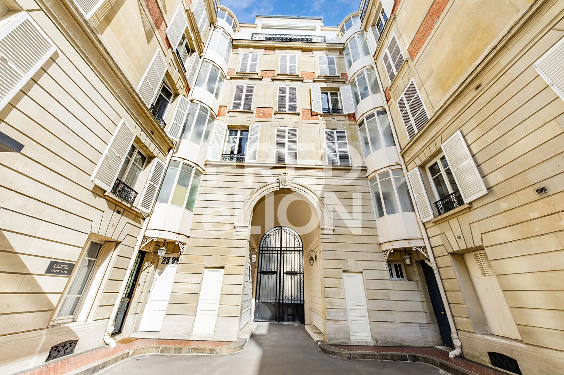 PARIS 16 - LAURISTON 4