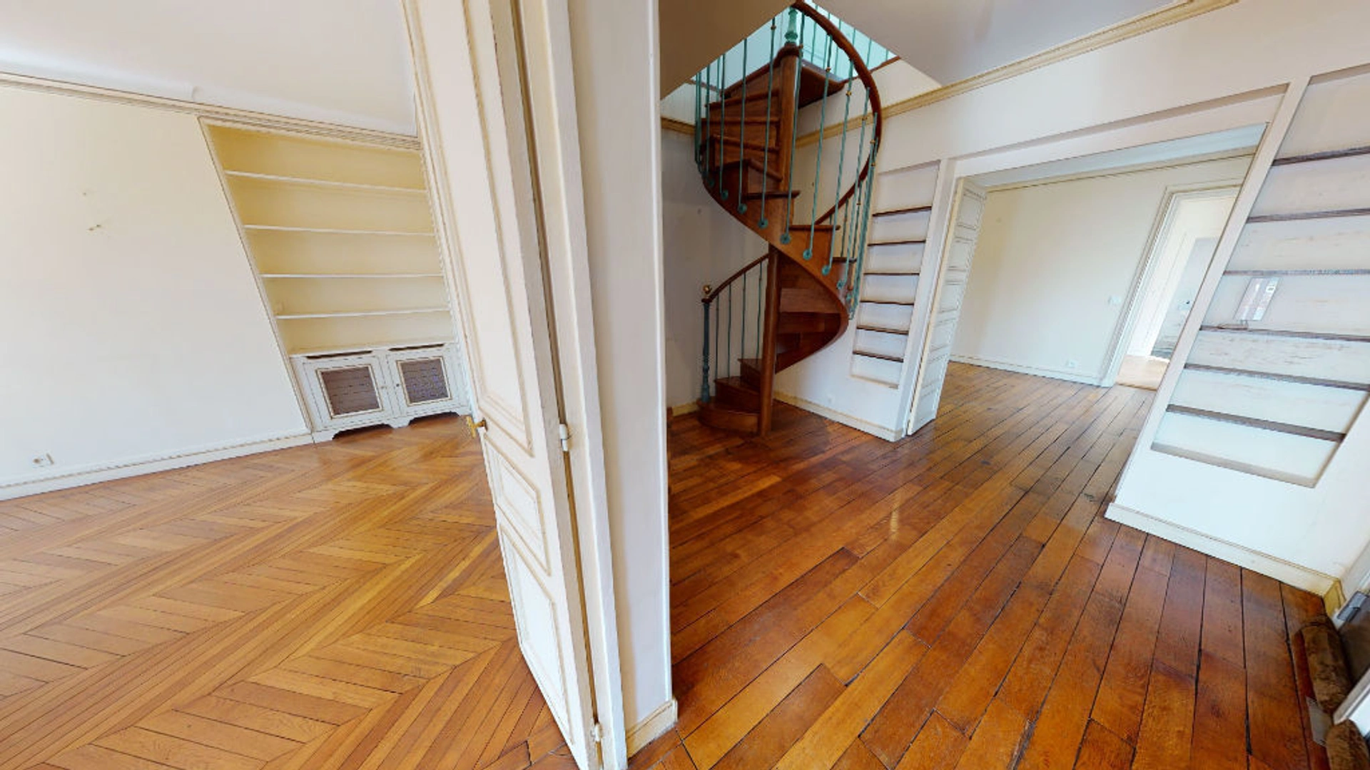 PARIS XVI - ALMA MARCEAU - Appartement Duplex 6 pièces 5