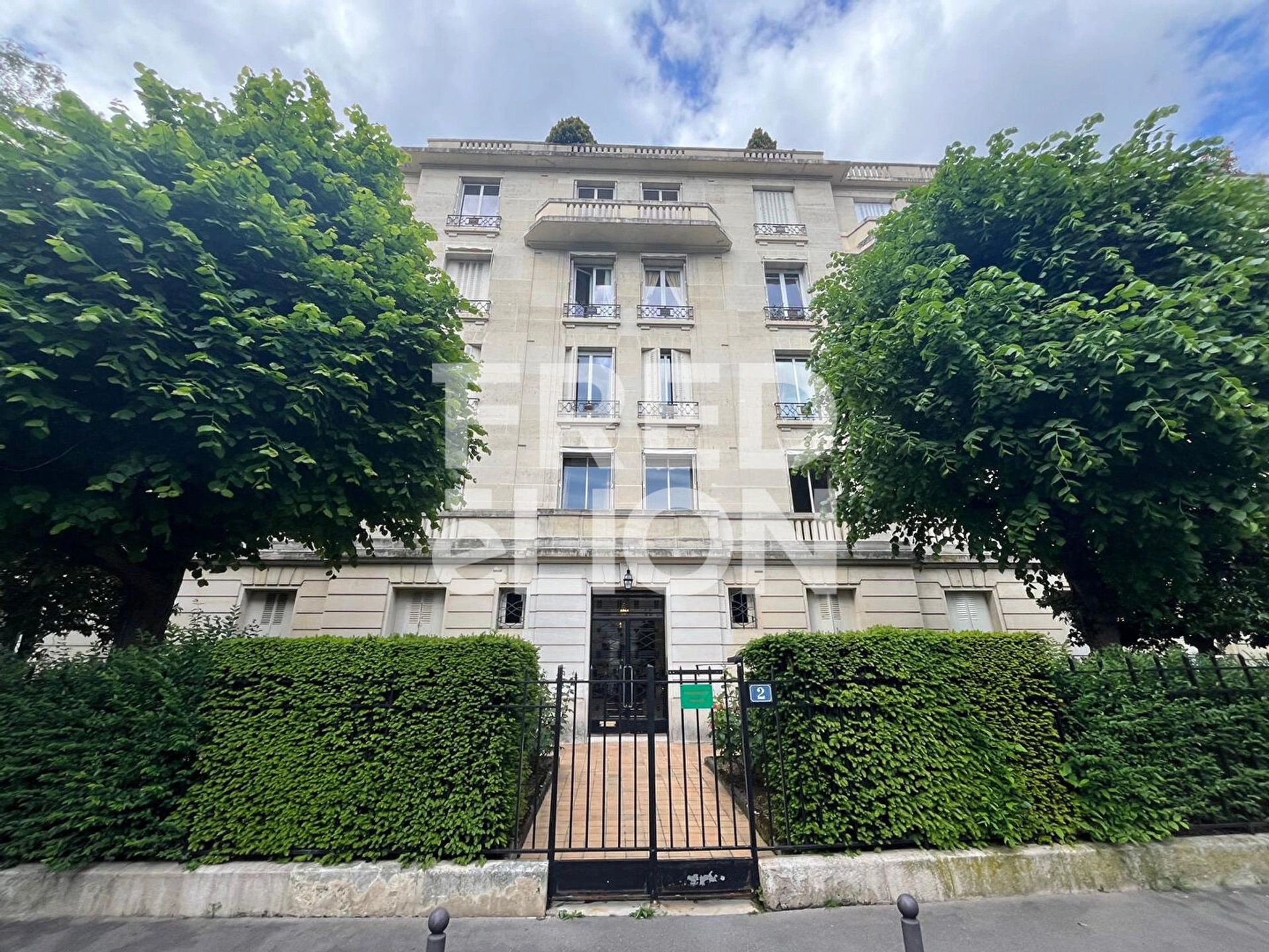 PARIS 16 - SQUARE ALFRED CAPUS 14