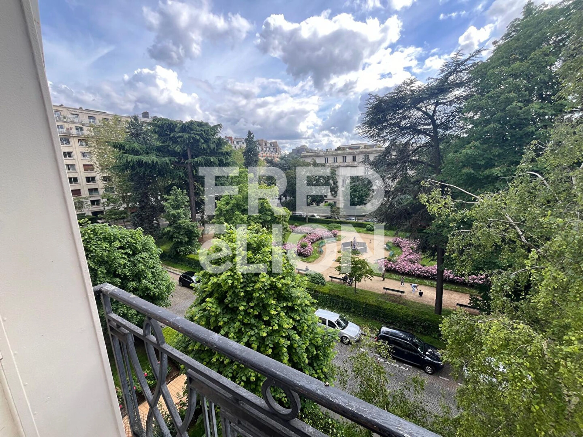 PARIS 16 - SQUARE ALFRED CAPUS 12