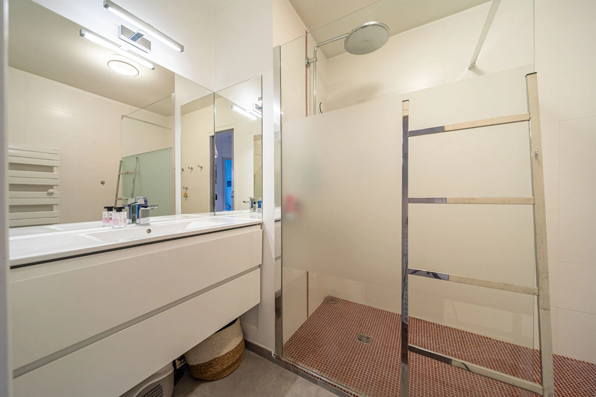 PARIS XVI - dernier étage - appartement 3 chambres avec 97 m² de terrasses - sectorisation Jean-Baptiste Say 15